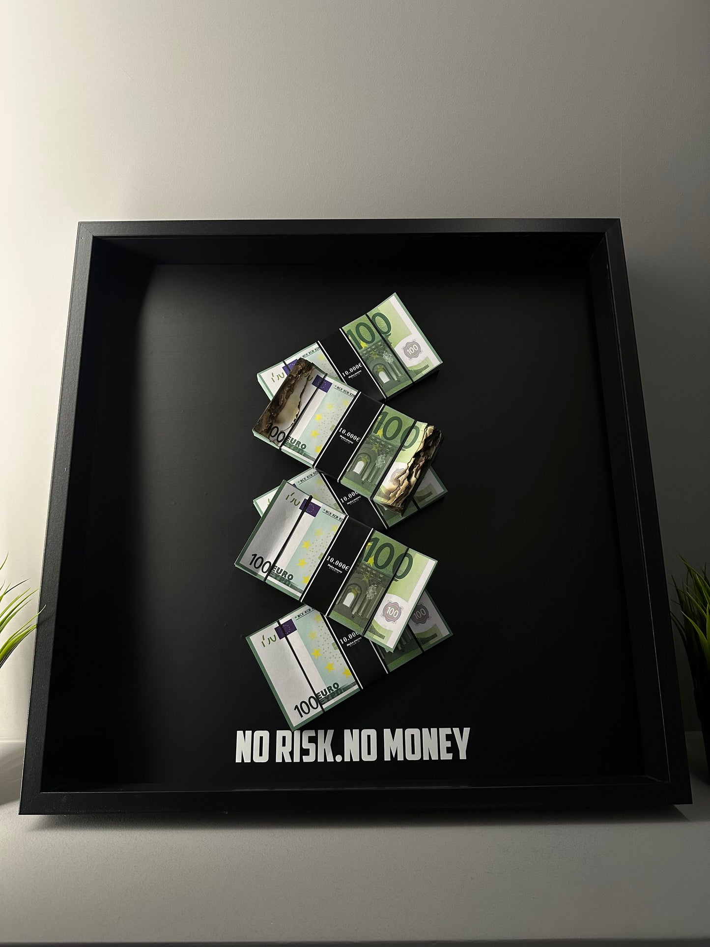 No Risk. No Money – 100€ Stacks Frame