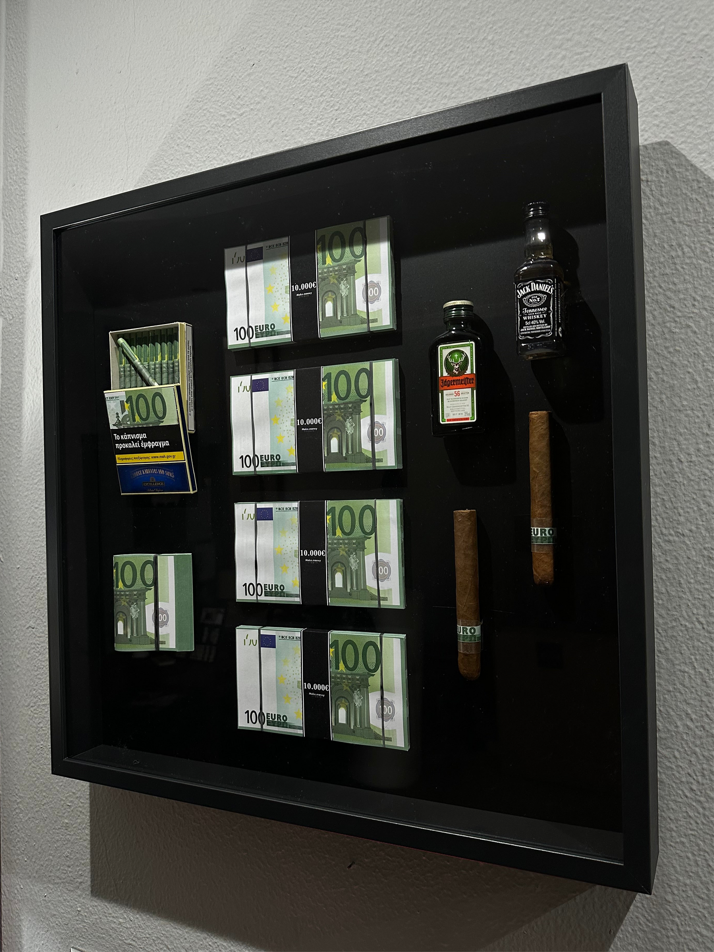 Money Talks – Luxury Frame 100€ Series