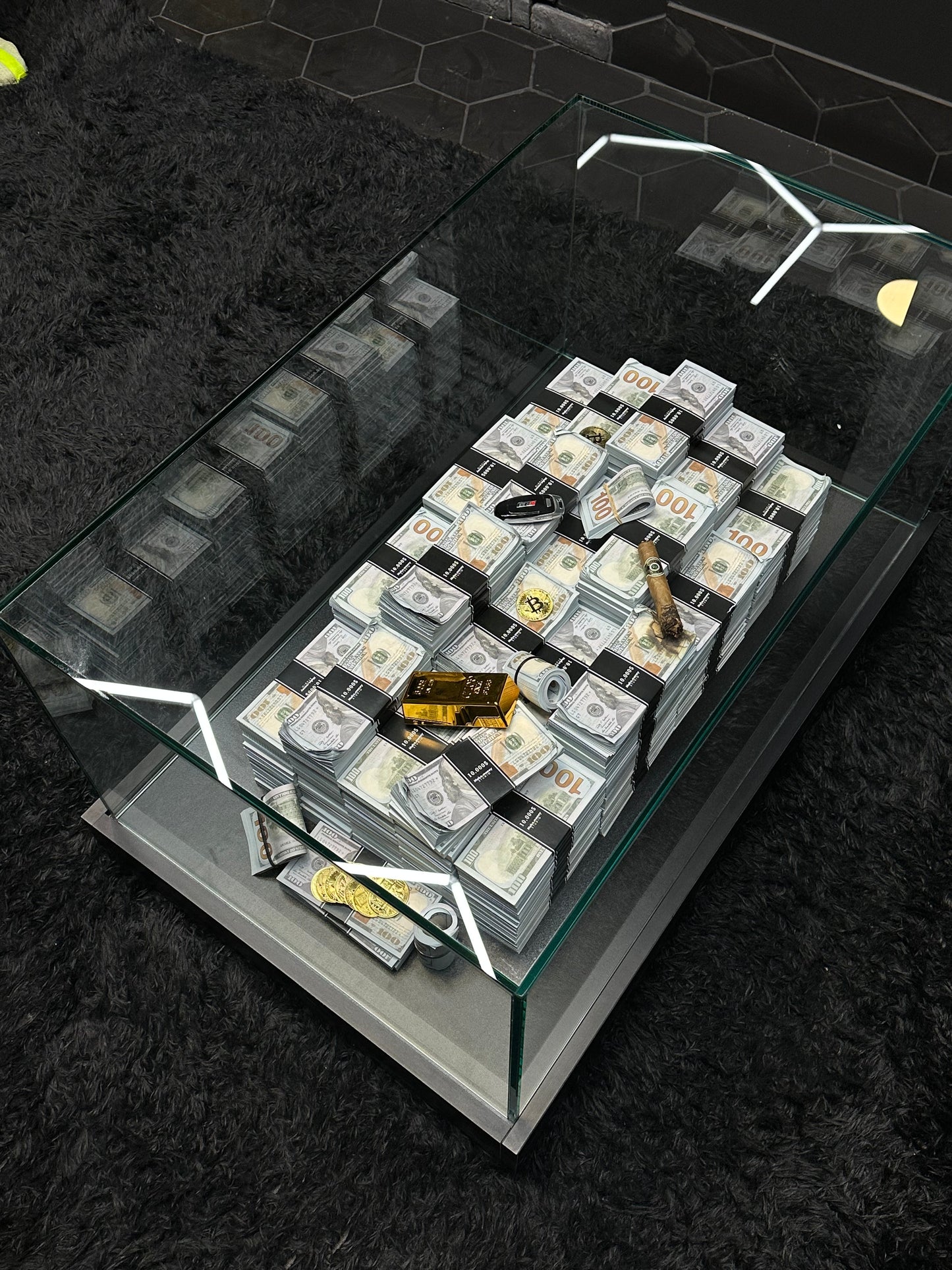 Luxury Cash Table – Money Edition