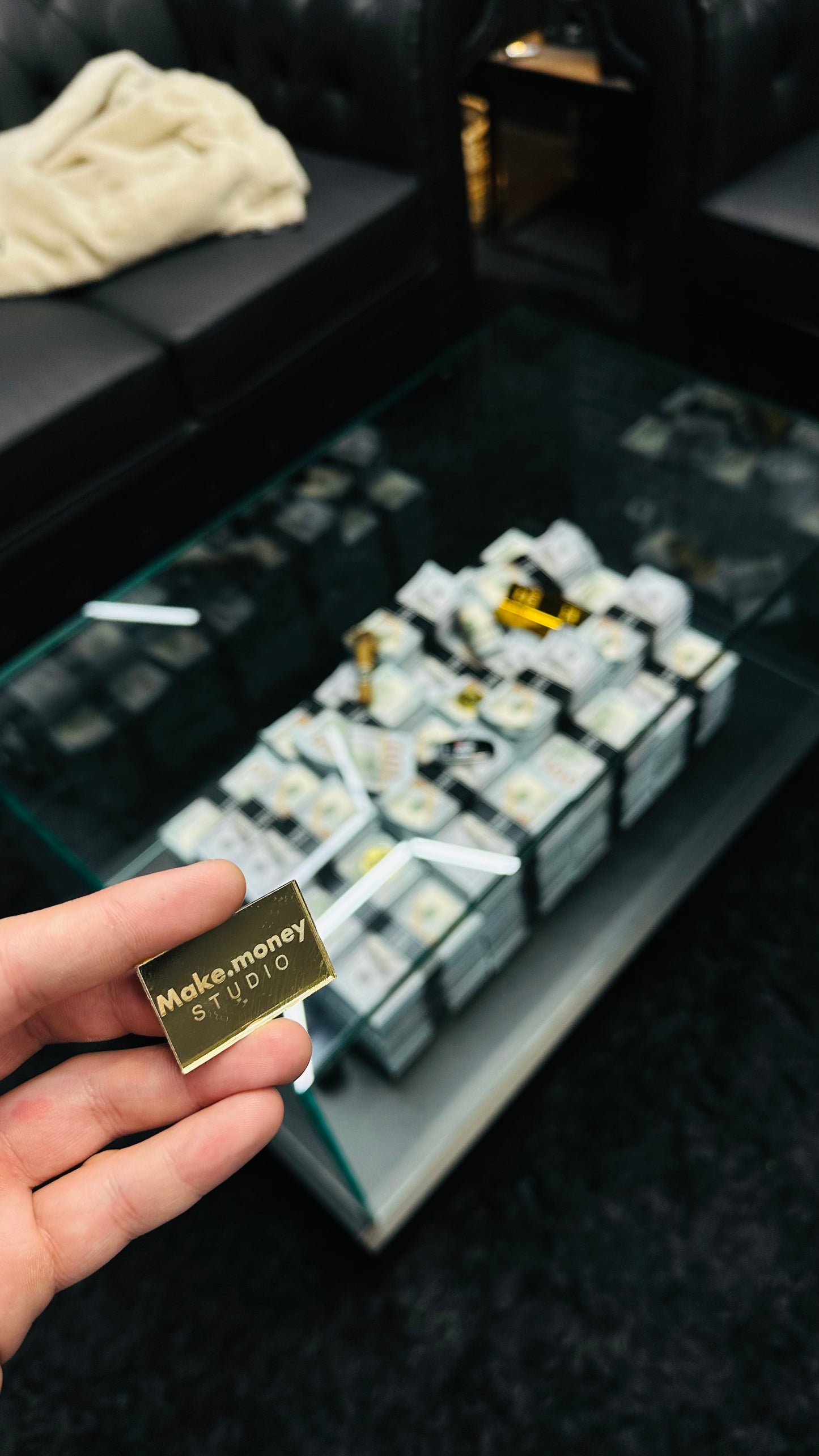 Luxury Cash Table – Money Edition