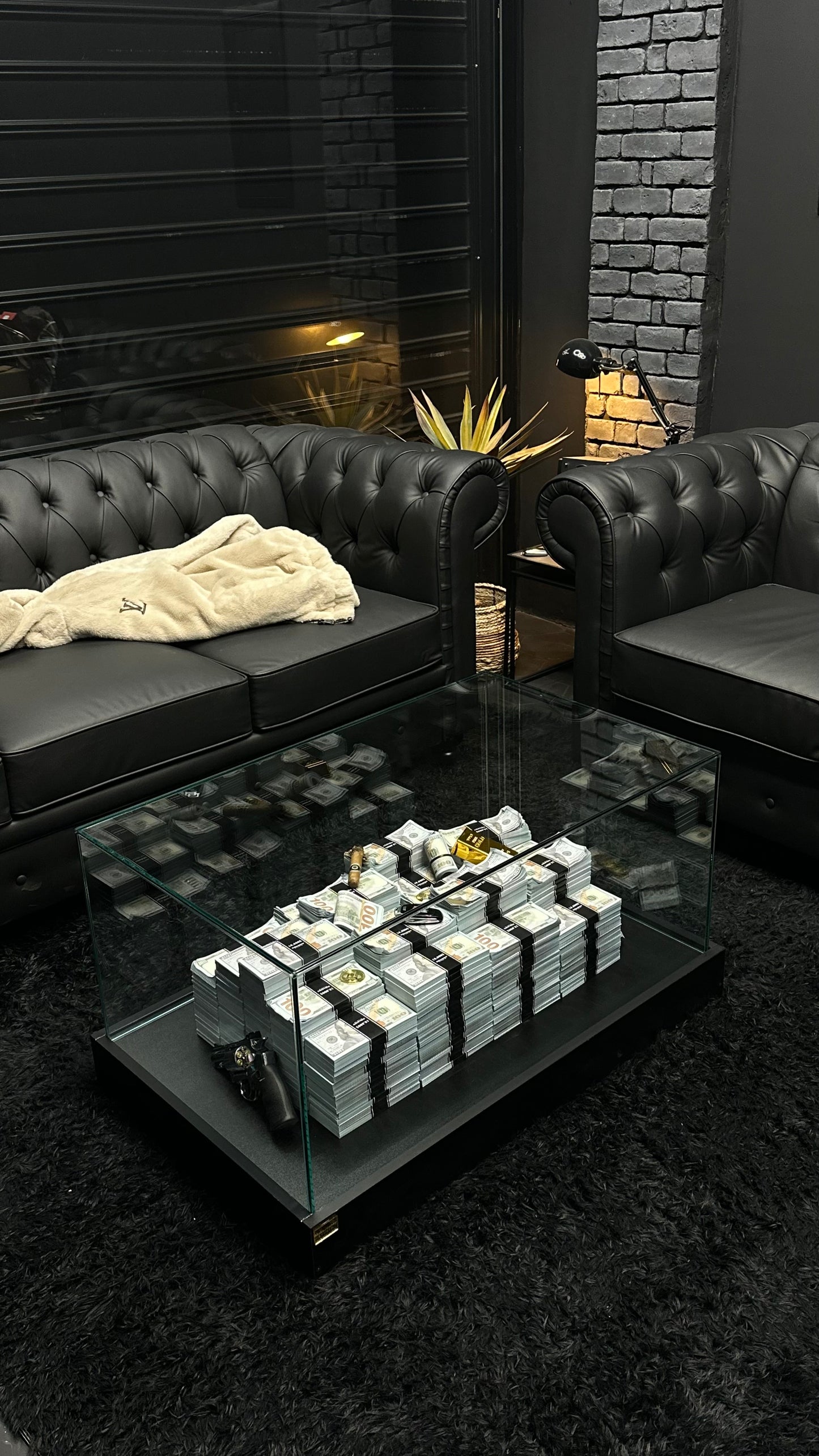Luxury Cash Table – Money Edition