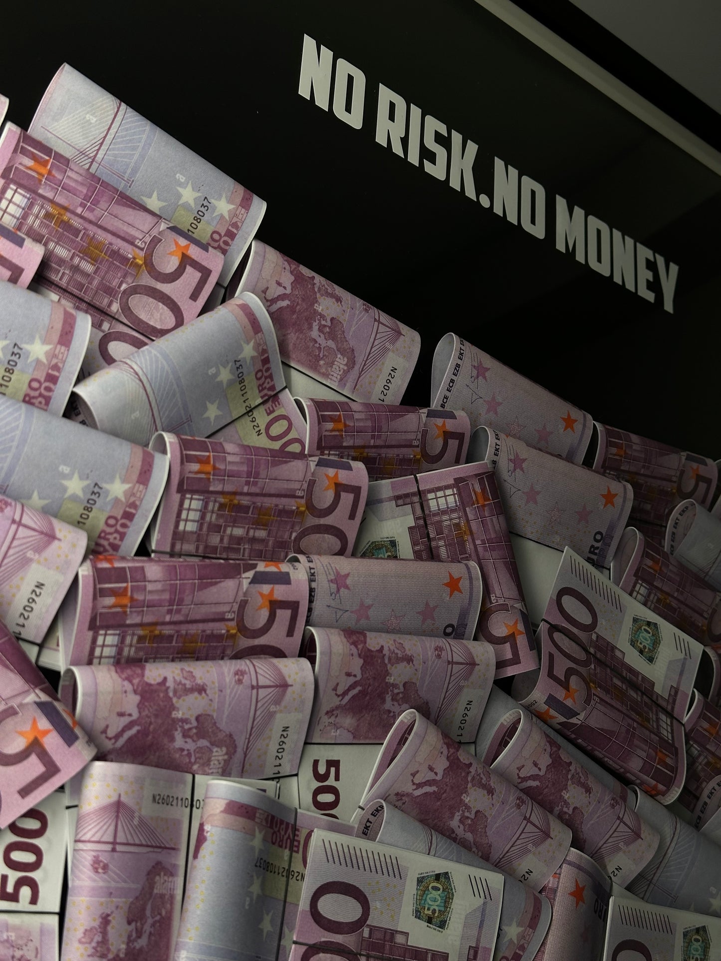 Money Storm Frame – No Risk, No Money