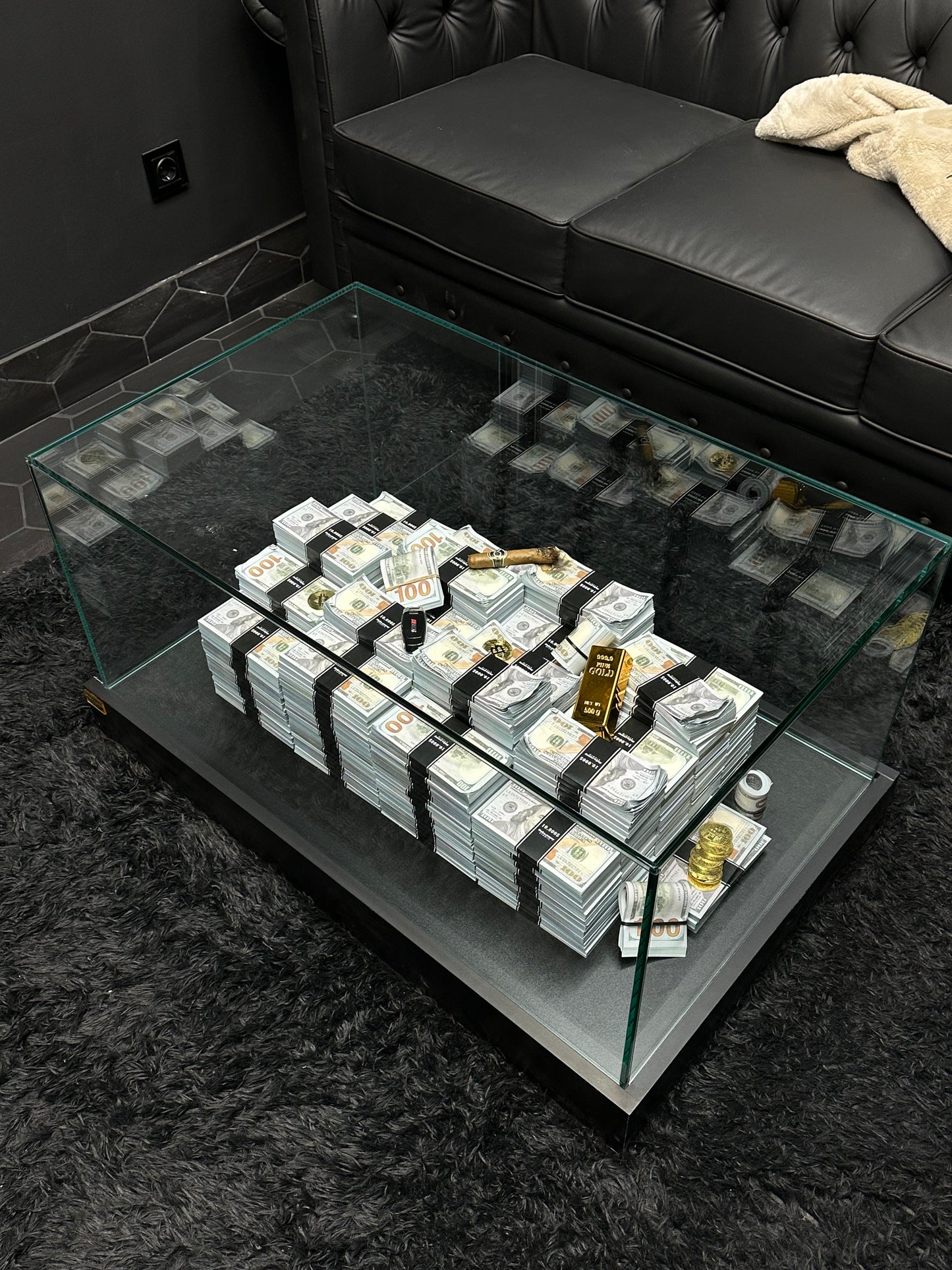 Luxury Cash Table – Money Edition
